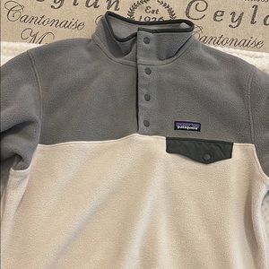 Women’s Patagonia pullover